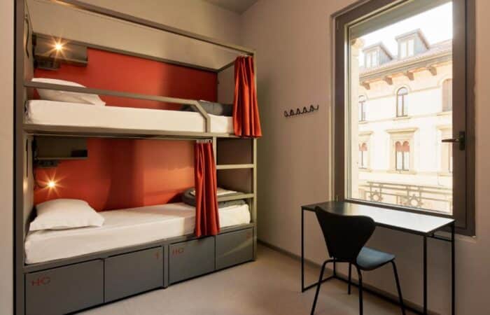 sale & lease back Hotello Padua hostel building