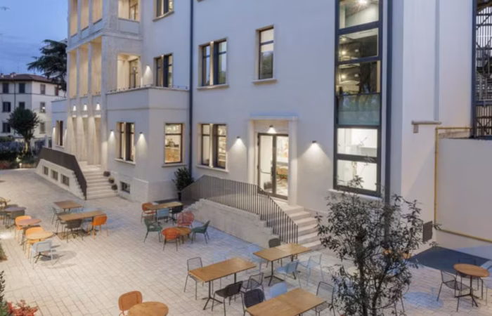YellowSquare Naples hostel project in the former Mint building in Naples.